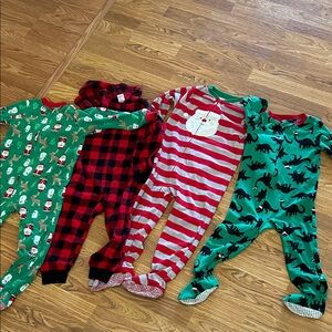 Carter's Kids Pajamas Christmas designs in Green, Red, and Gray4 in bundle- 4-5t
